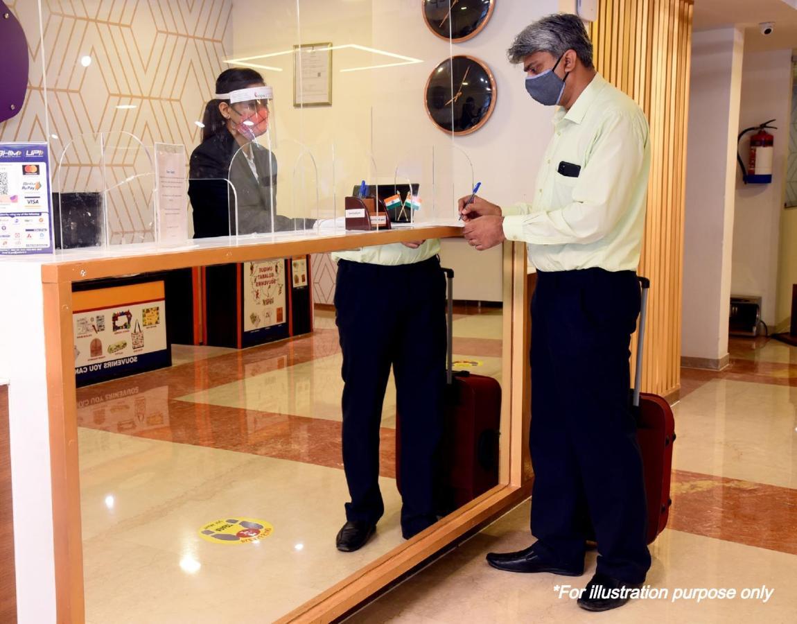 העיר בנגלור Oyo Hotel Ganga Sagar Near Sri Someshwara Swami Temple מראה חיצוני תמונה