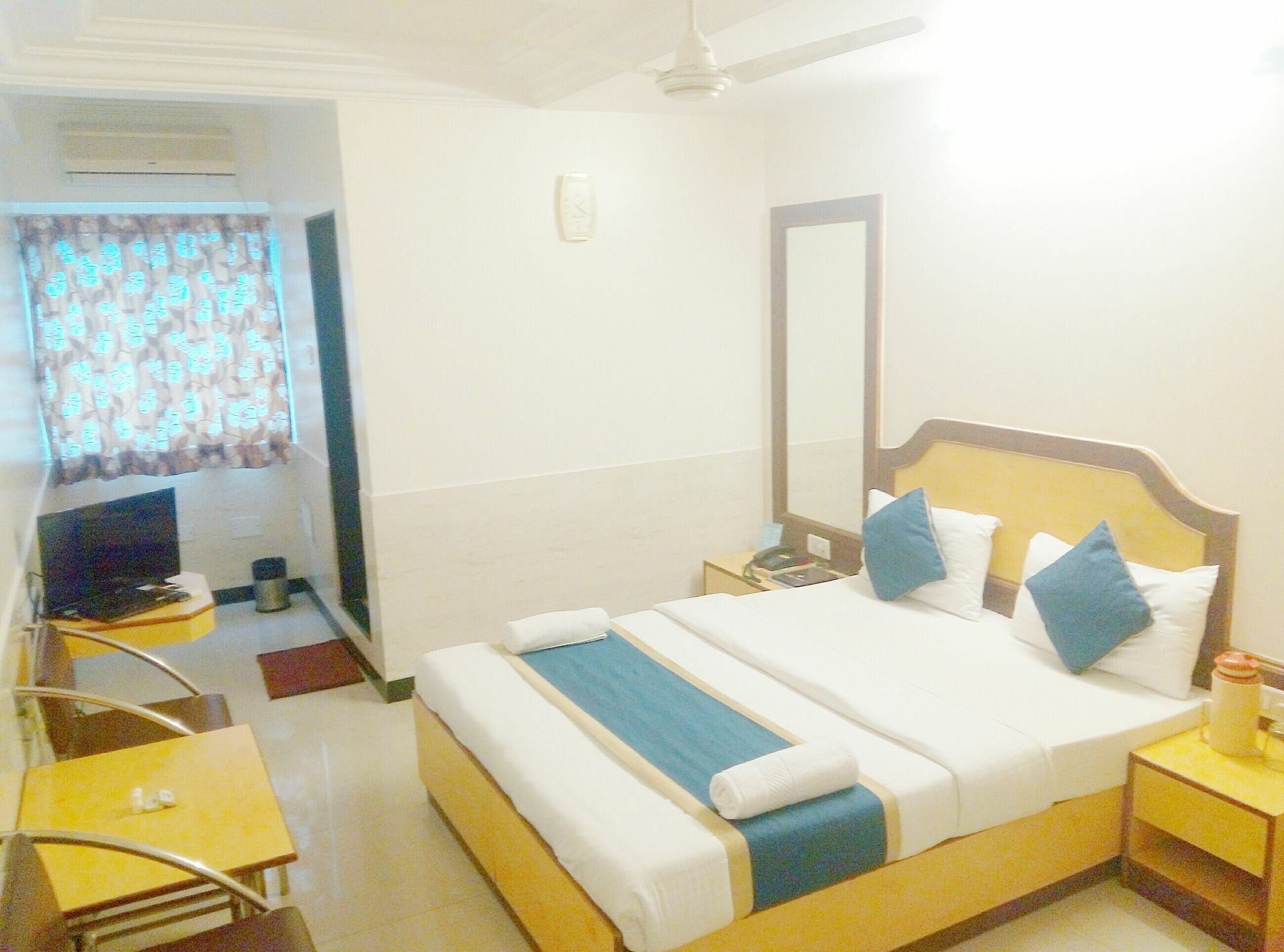 העיר בנגלור Oyo Hotel Ganga Sagar Near Sri Someshwara Swami Temple מראה חיצוני תמונה